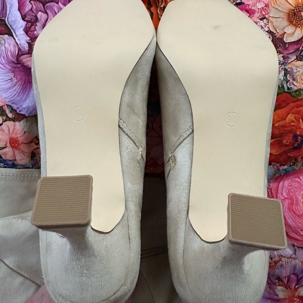 NWOT Elegant Cream Knee-High Boots - Picture 8 of 10